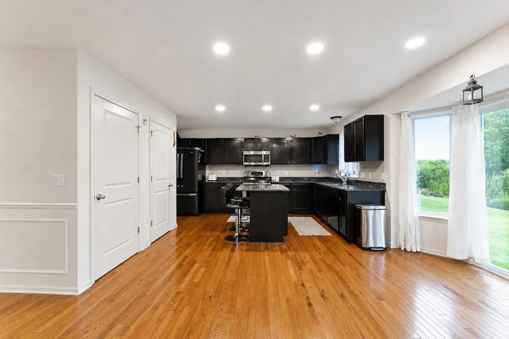 26626 Lakepointe Drive Taylor City, MI 48180