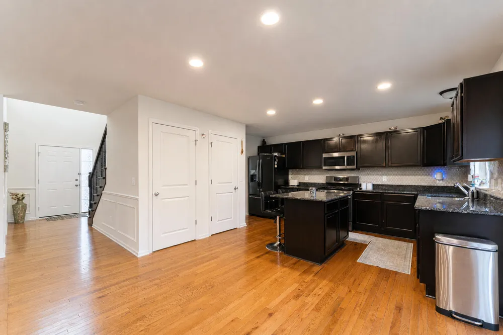 26626 Lakepointe Drive Taylor City, MI 48180