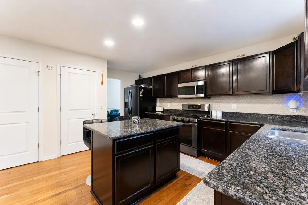 26626 Lakepointe Drive Taylor City, MI 48180