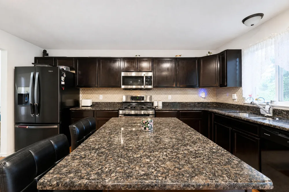 26626 Lakepointe Drive Taylor City, MI 48180