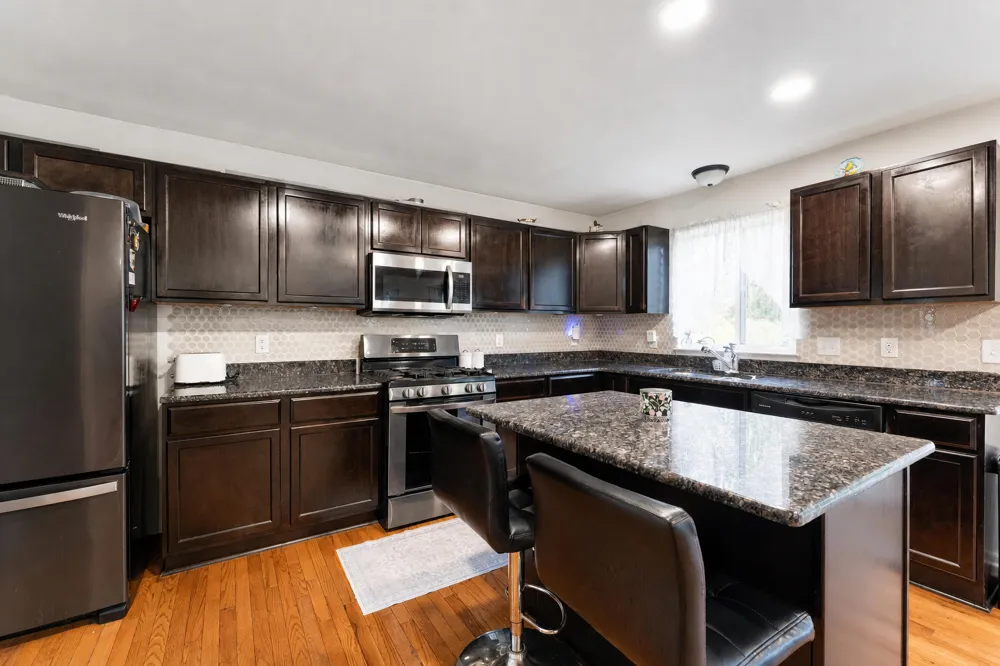 26626 Lakepointe Drive Taylor City, MI 48180