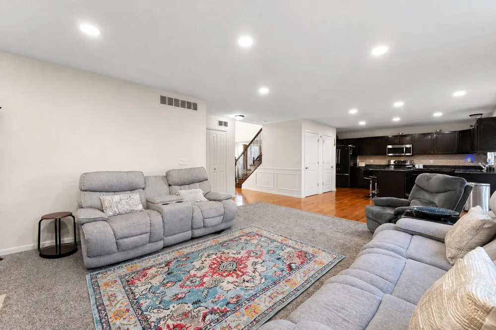 26626 Lakepointe Drive Taylor City, MI 48180