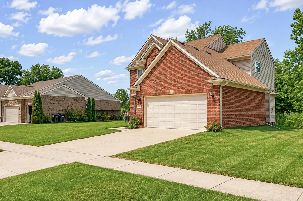 26626 Lakepointe Drive Taylor City, MI 48180