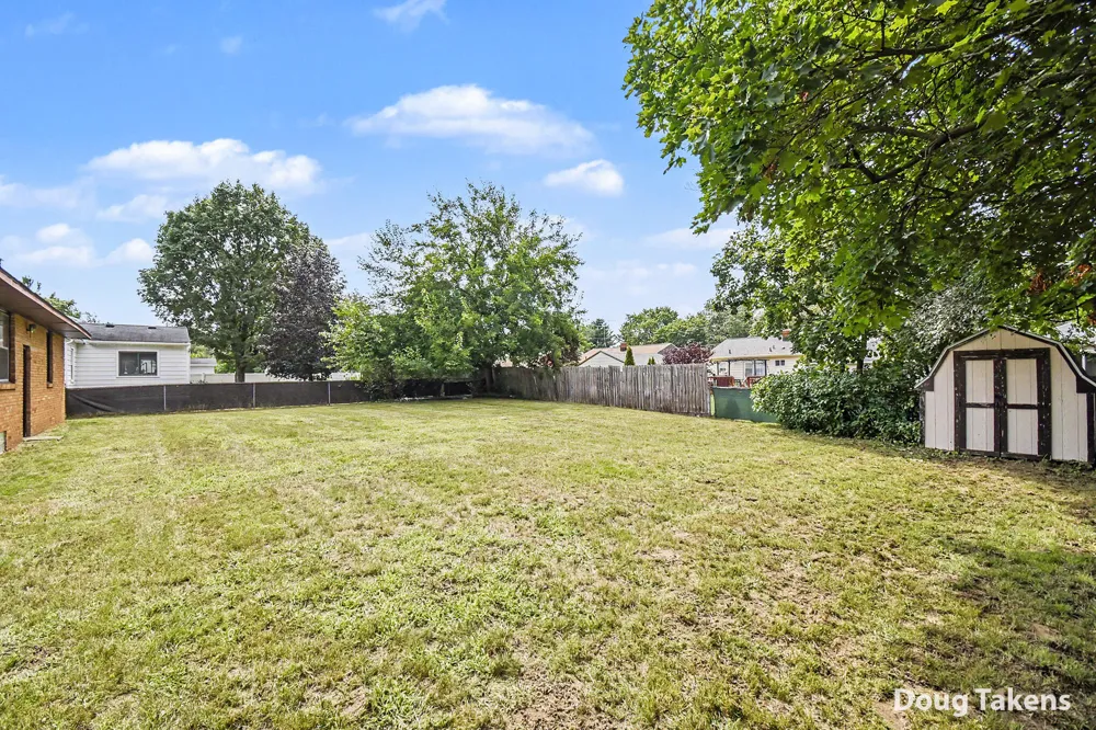 5115 Blaine Avenue SE Kentwood City, MI 49508