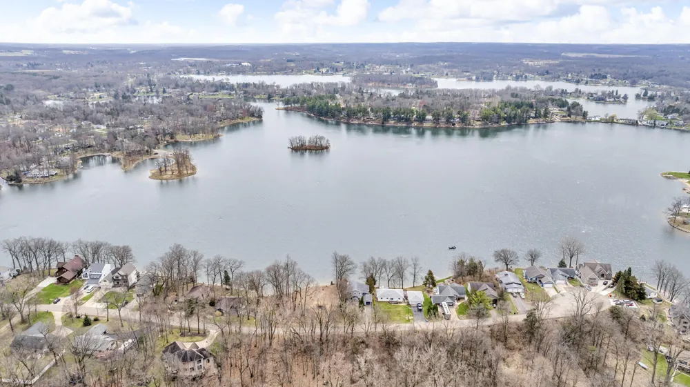 11437 Highland Hills Drive Somerset Township, MI 49249