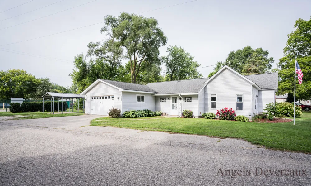 280 W Lake Street Unknown, MI 49343