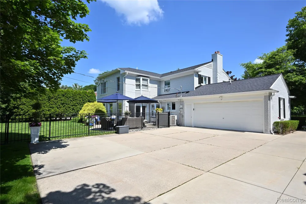 2691 Bradway Boulevard Bloomfield Hills City, MI 48301