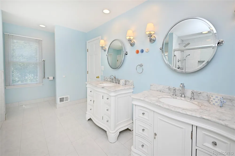 2691 Bradway Boulevard Bloomfield Hills City, MI 48301