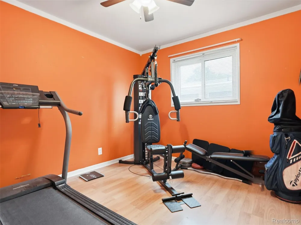 21601 Parkway Street St Clair Shores City, MI 48082
