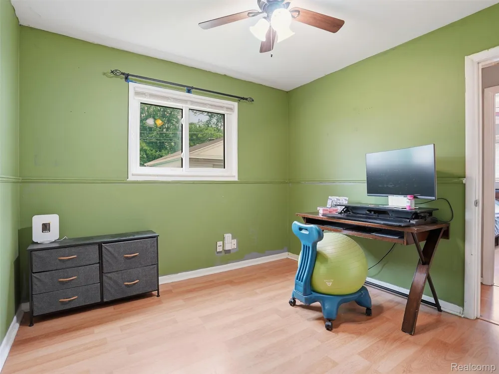 21601 Parkway Street St Clair Shores City, MI 48082