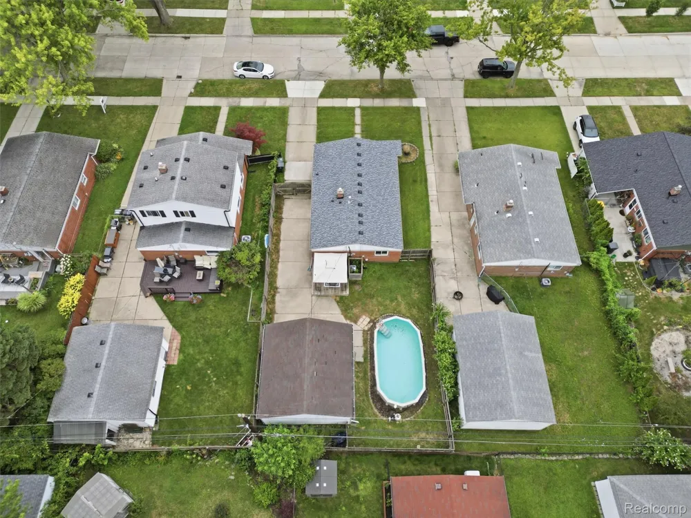 21601 Parkway Street St Clair Shores City, MI 48082