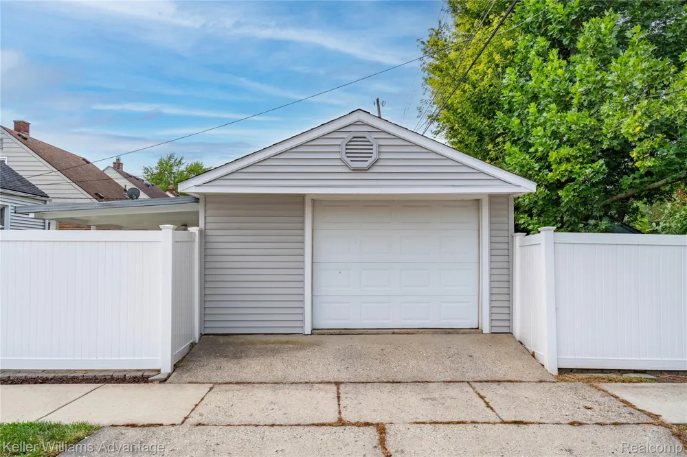 1504 Merrill Avenue Lincoln Park City, MI 48146