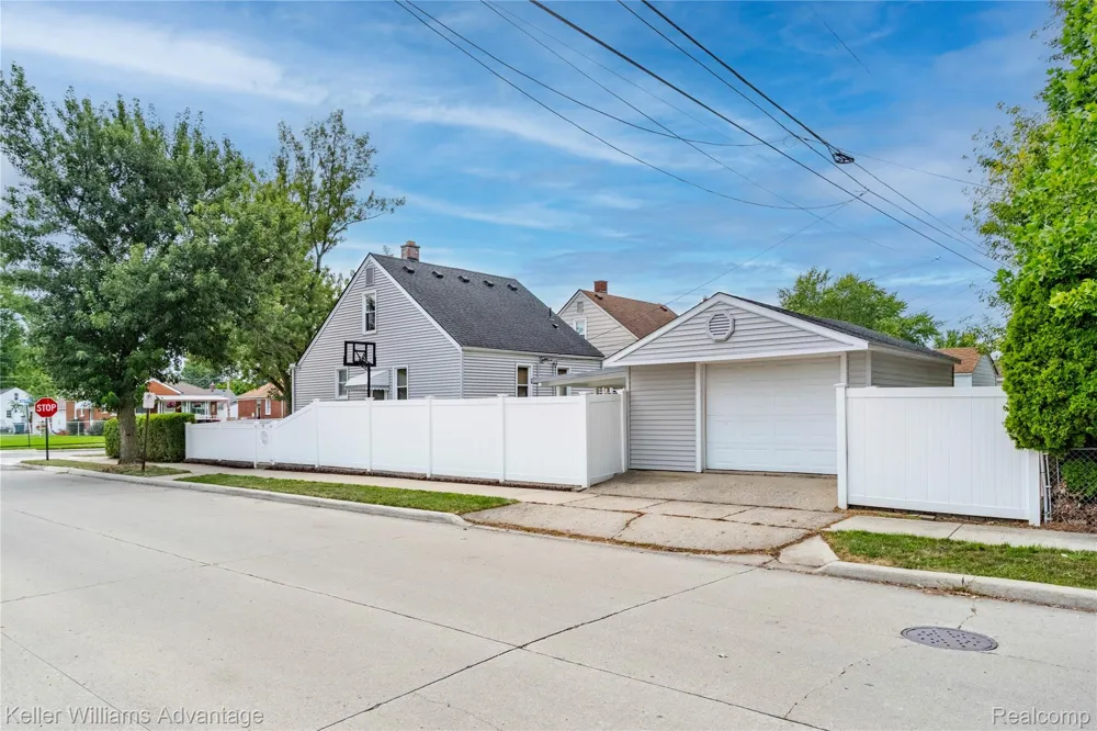 1504 Merrill Avenue Lincoln Park City, MI 48146