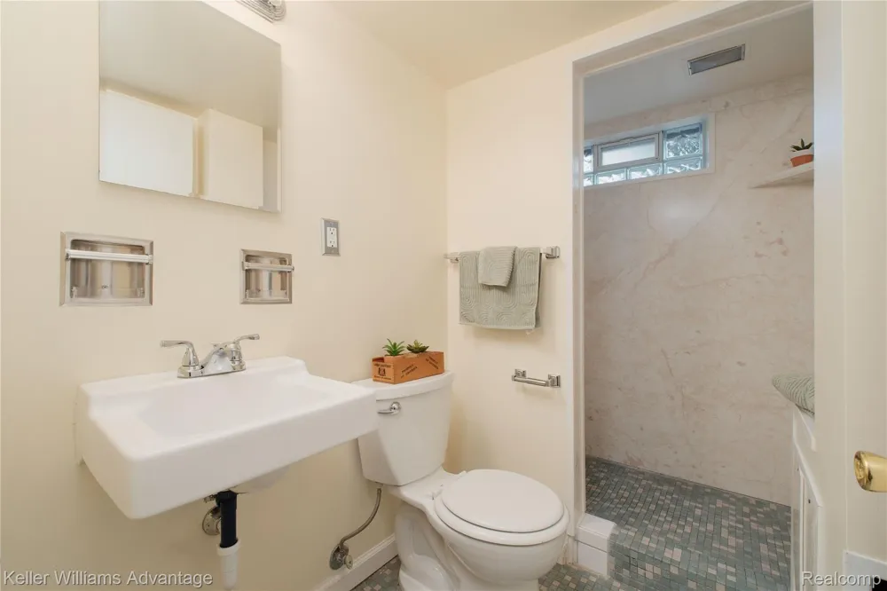 1504 Merrill Avenue Lincoln Park City, MI 48146