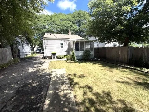 227 W Strathmore Avenue