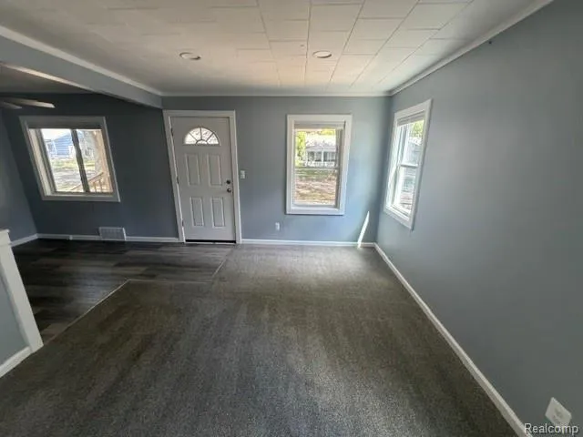 227 W Strathmore Avenue Pontiac City, MI 48340