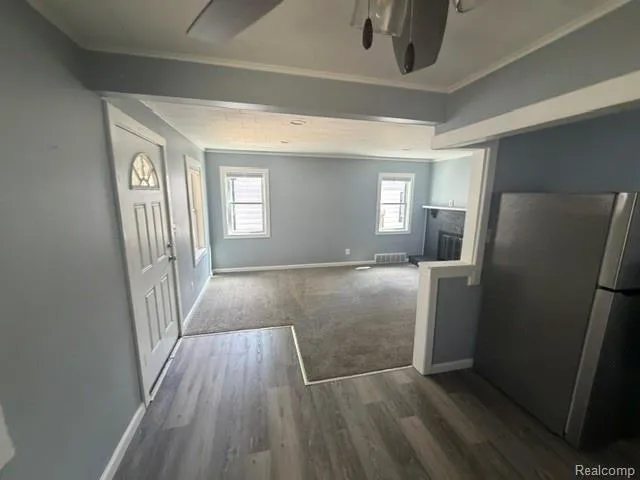 227 W Strathmore Avenue Pontiac City, MI 48340