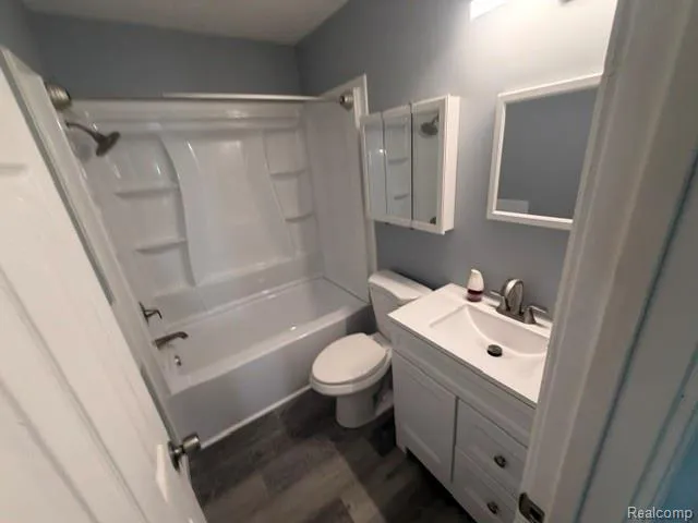 227 W Strathmore Avenue Pontiac City, MI 48340