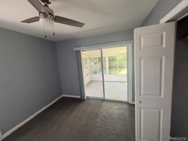 227 W Strathmore Avenue Pontiac City, MI 48340