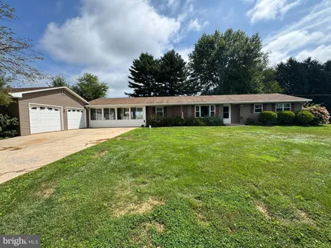17 DOGWOOD LANE