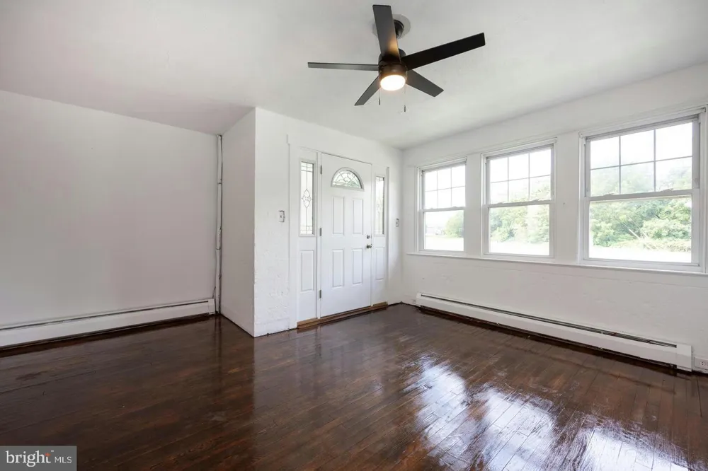 337 STUART AVENUE Downingtown, PA 19335