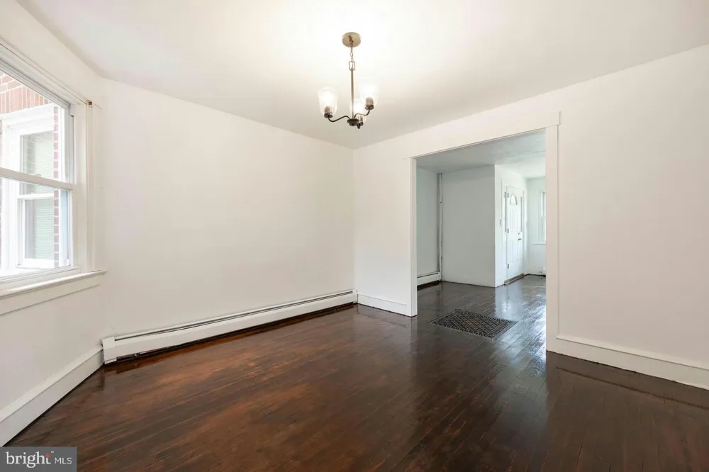 337 STUART AVENUE Downingtown, PA 19335