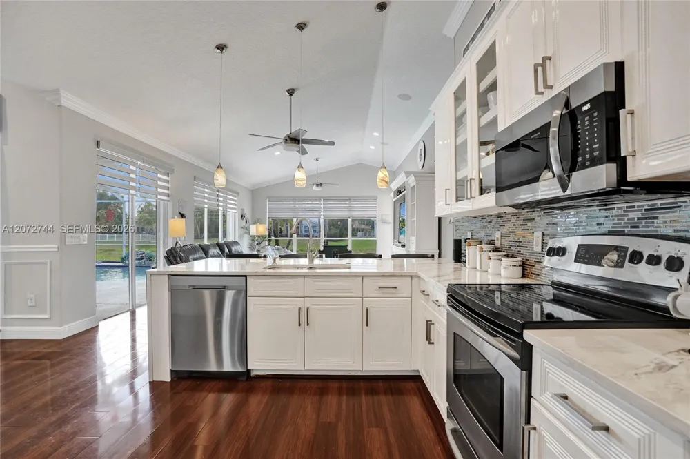 6810 NW 73rd St Parkland, FL 33067