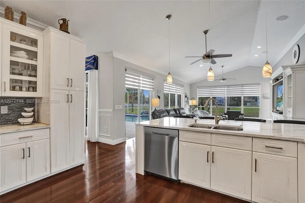 6810 NW 73rd St Parkland, FL 33067