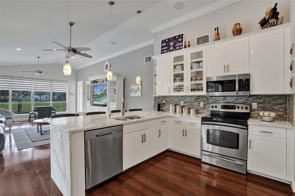 6810 NW 73rd St Parkland, FL 33067