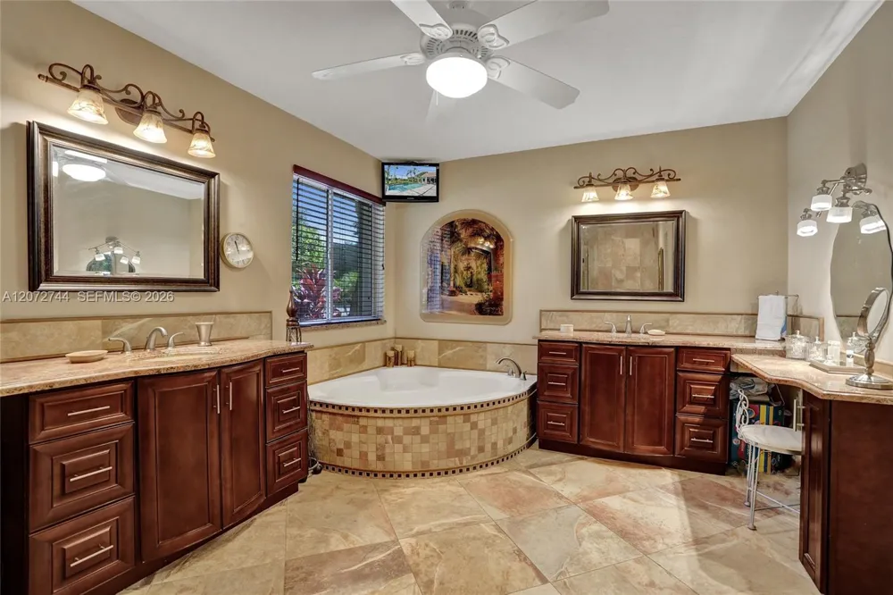 6810 NW 73rd St Parkland, FL 33067