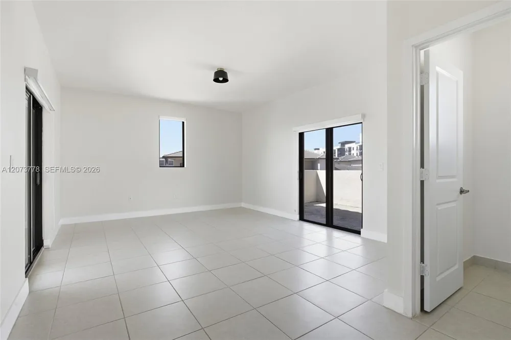 4426 NW 83 PKWY #0 Doral, FL 33166