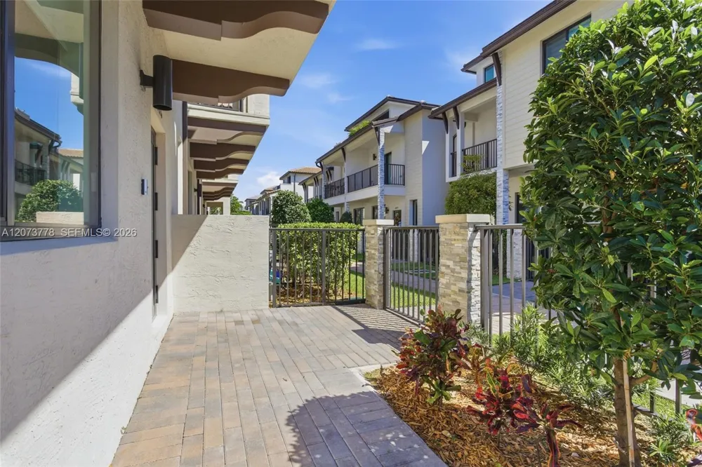 4426 NW 83 PKWY #0 Doral, FL 33166