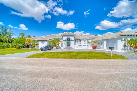 901 NW 122nd Ave