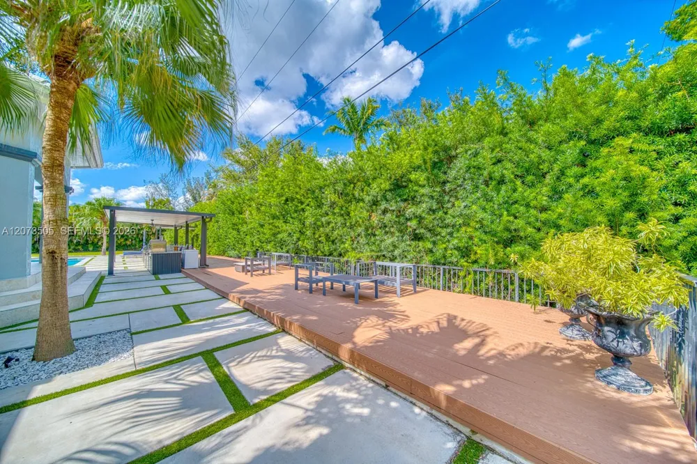 901 NW 122nd Ave Plantation, FL 33325
