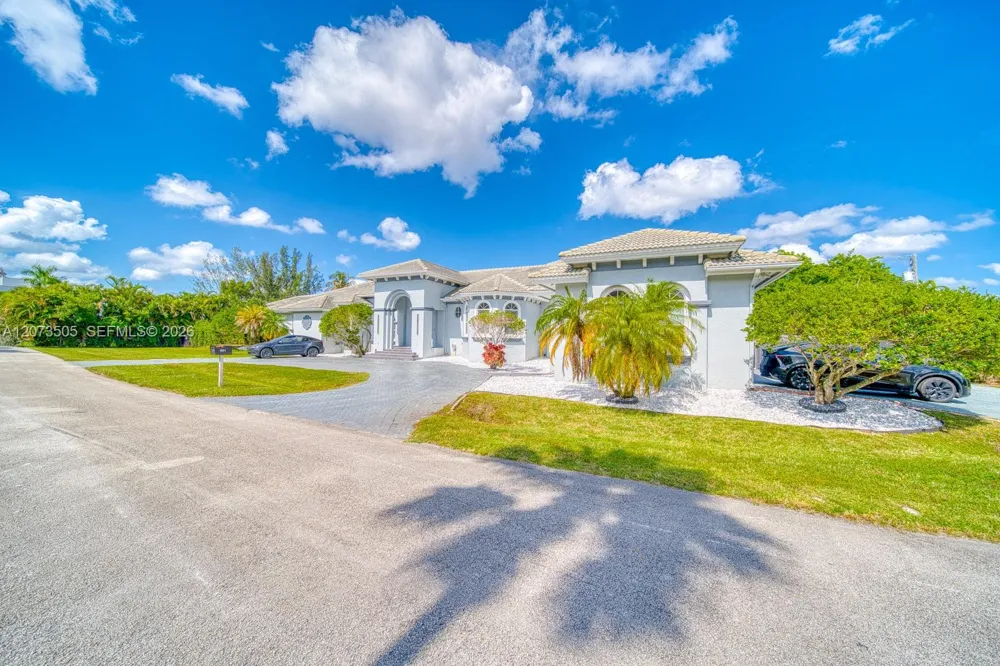 901 NW 122nd Ave Plantation, FL 33325