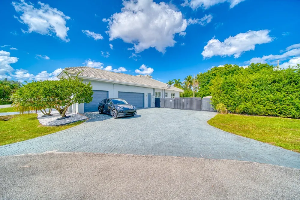 901 NW 122nd Ave Plantation, FL 33325