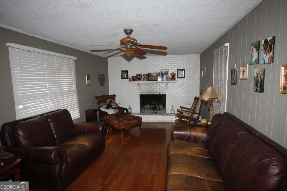 406 & 410 Old Rome RD Silver Creek, GA 30173