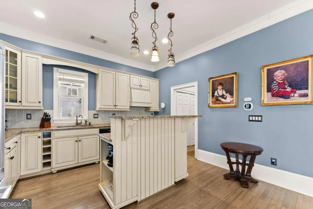 5983 Nachoochee TRL Flowery Branch, GA 30542