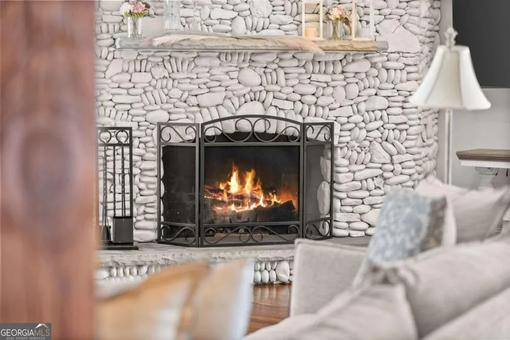 5983 Nachoochee TRL Flowery Branch, GA 30542