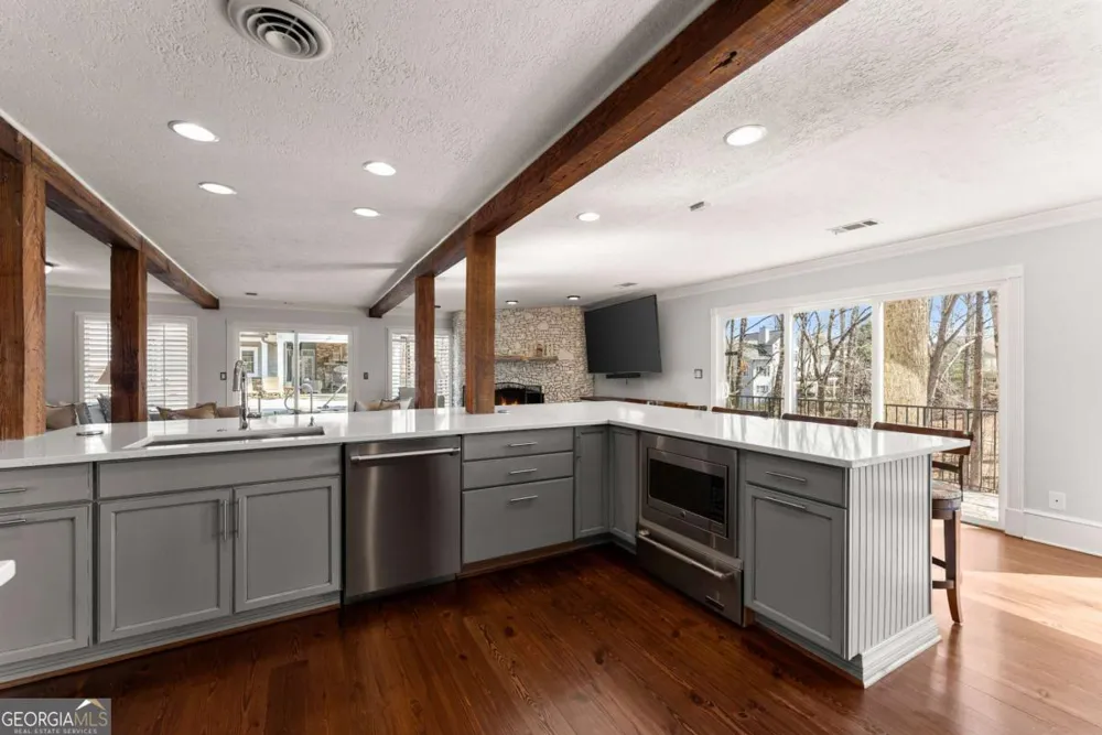 5983 Nachoochee TRL Flowery Branch, GA 30542