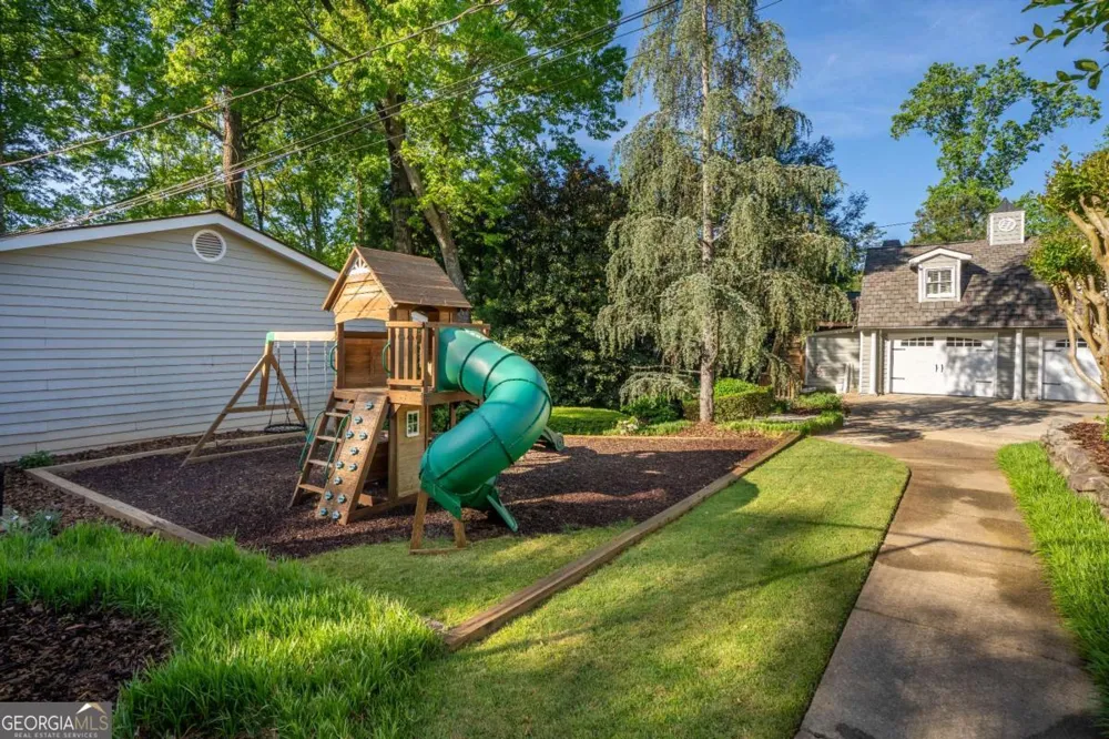 5983 Nachoochee TRL Flowery Branch, GA 30542