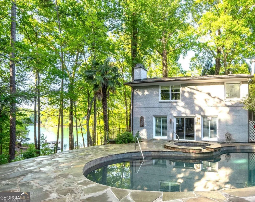5983 Nachoochee TRL Flowery Branch, GA 30542