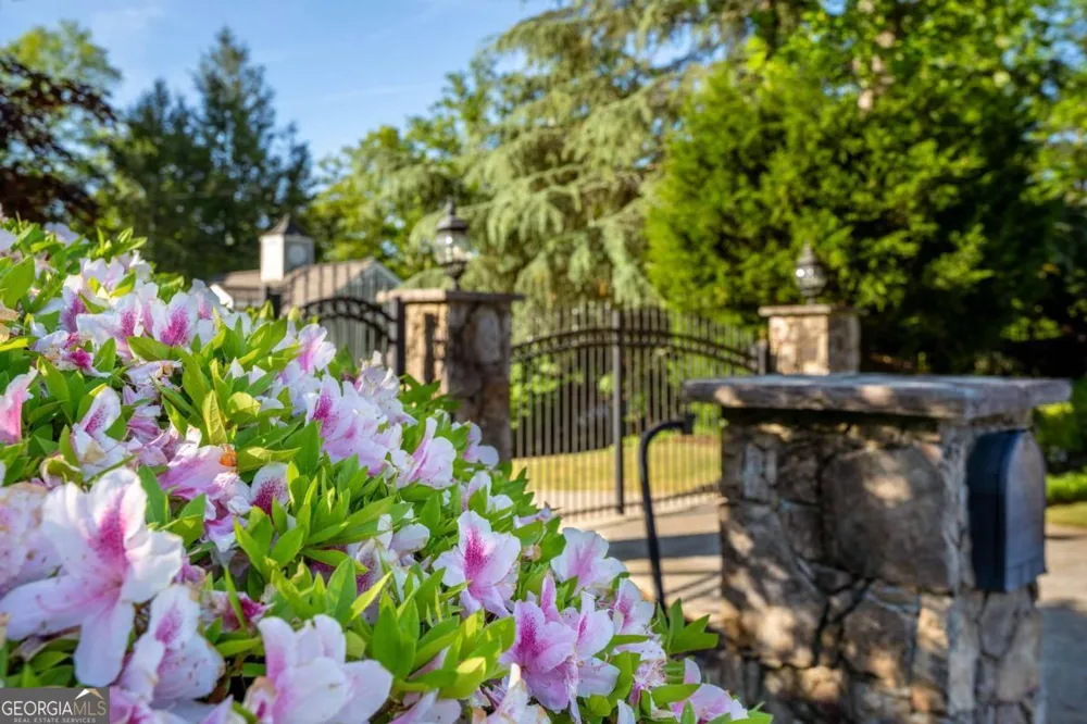 5983 Nachoochee TRL Flowery Branch, GA 30542