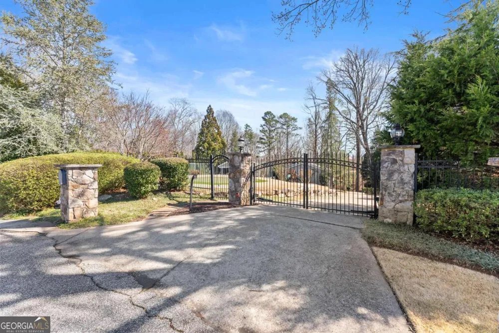 5983 Nachoochee TRL Flowery Branch, GA 30542