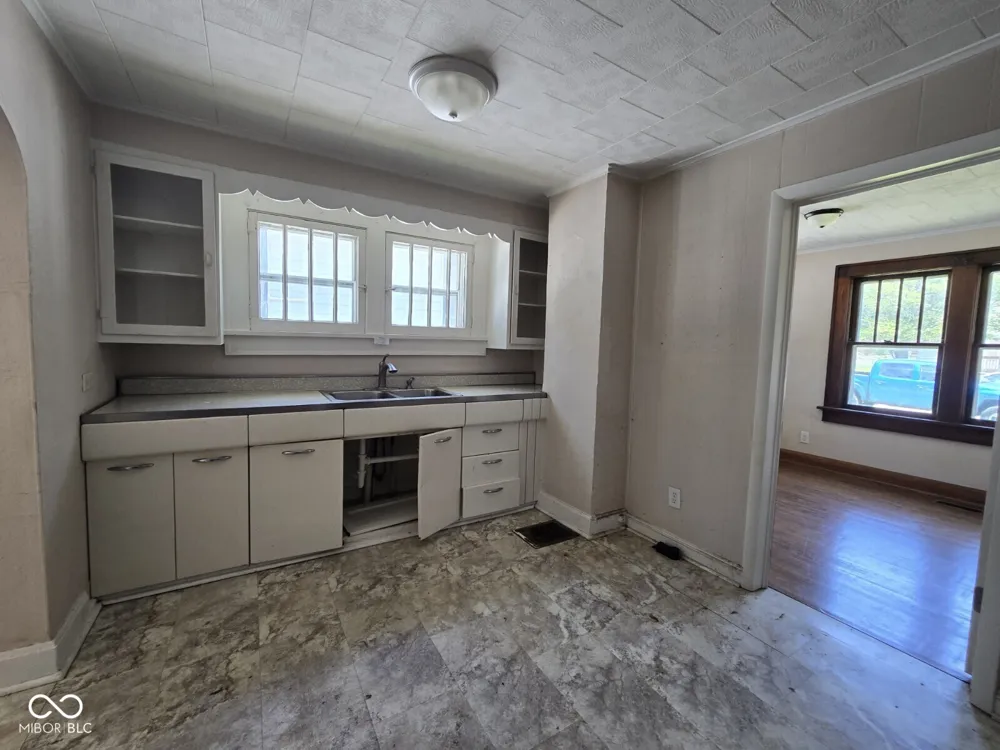 2425 S 6th Street Terre Haute, IN 47802