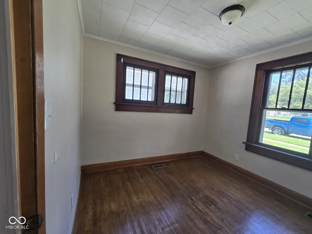 2425 S 6th Street Terre Haute, IN 47802