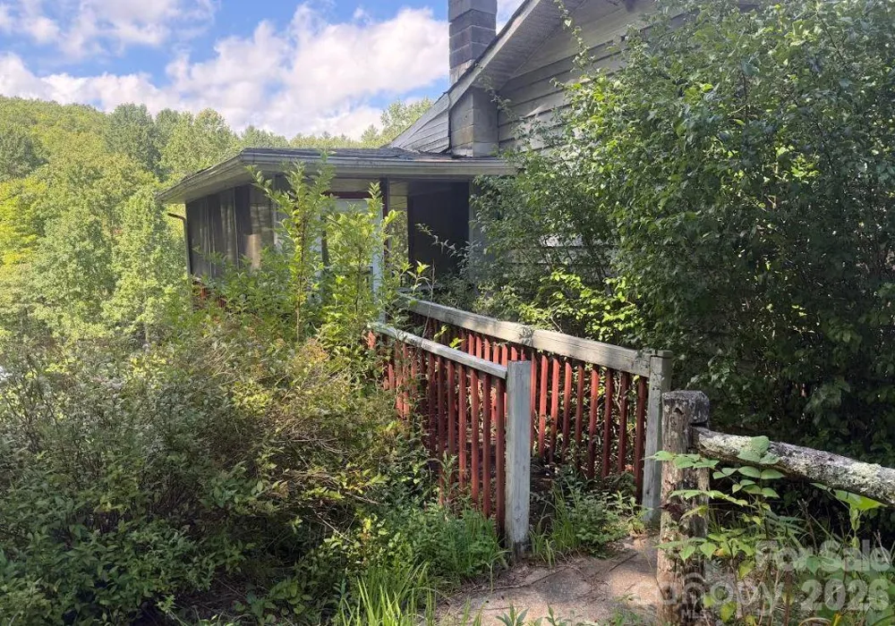 107 Flat Creek Drive Lake Toxaway, NC 28747