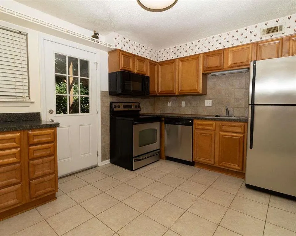 195 Sycamore Drive #APT B14 Athens, GA 30606