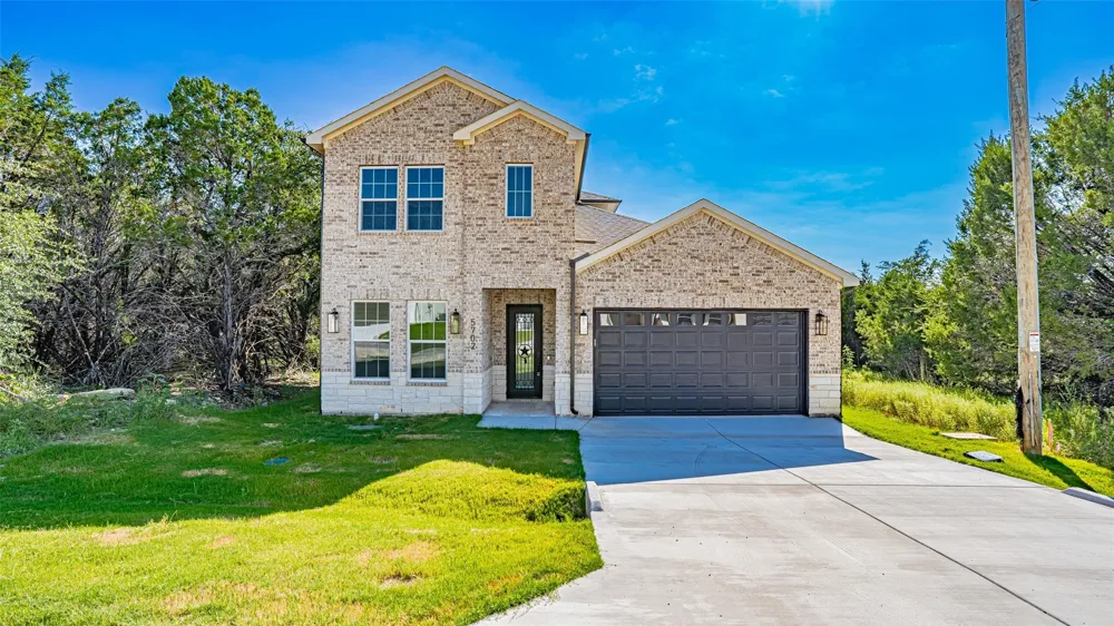 5702 Barkridge Drive Granbury, TX 76048