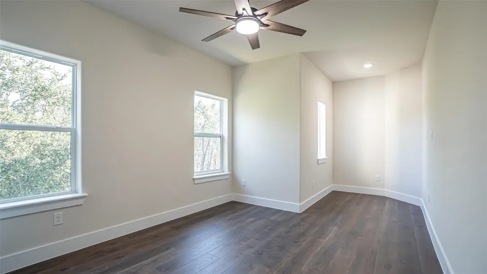 5702 Barkridge Drive Granbury, TX 76048